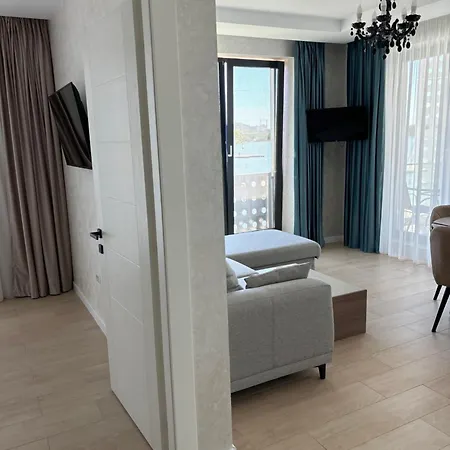 On Mamaia